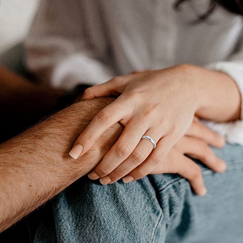 🎁Glitrende snurrende ring, lindrer angst, symboliserer løfter og lykke, vanntett og fargebestandig